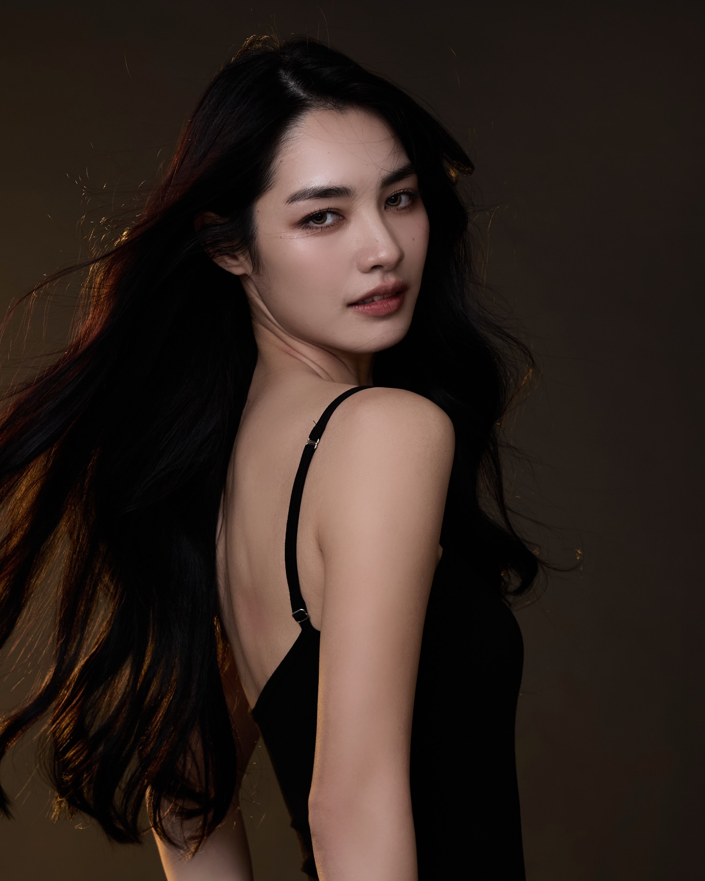 มิ้นท์ - รัญชน์รวี เอื้อกูลวราวัตร