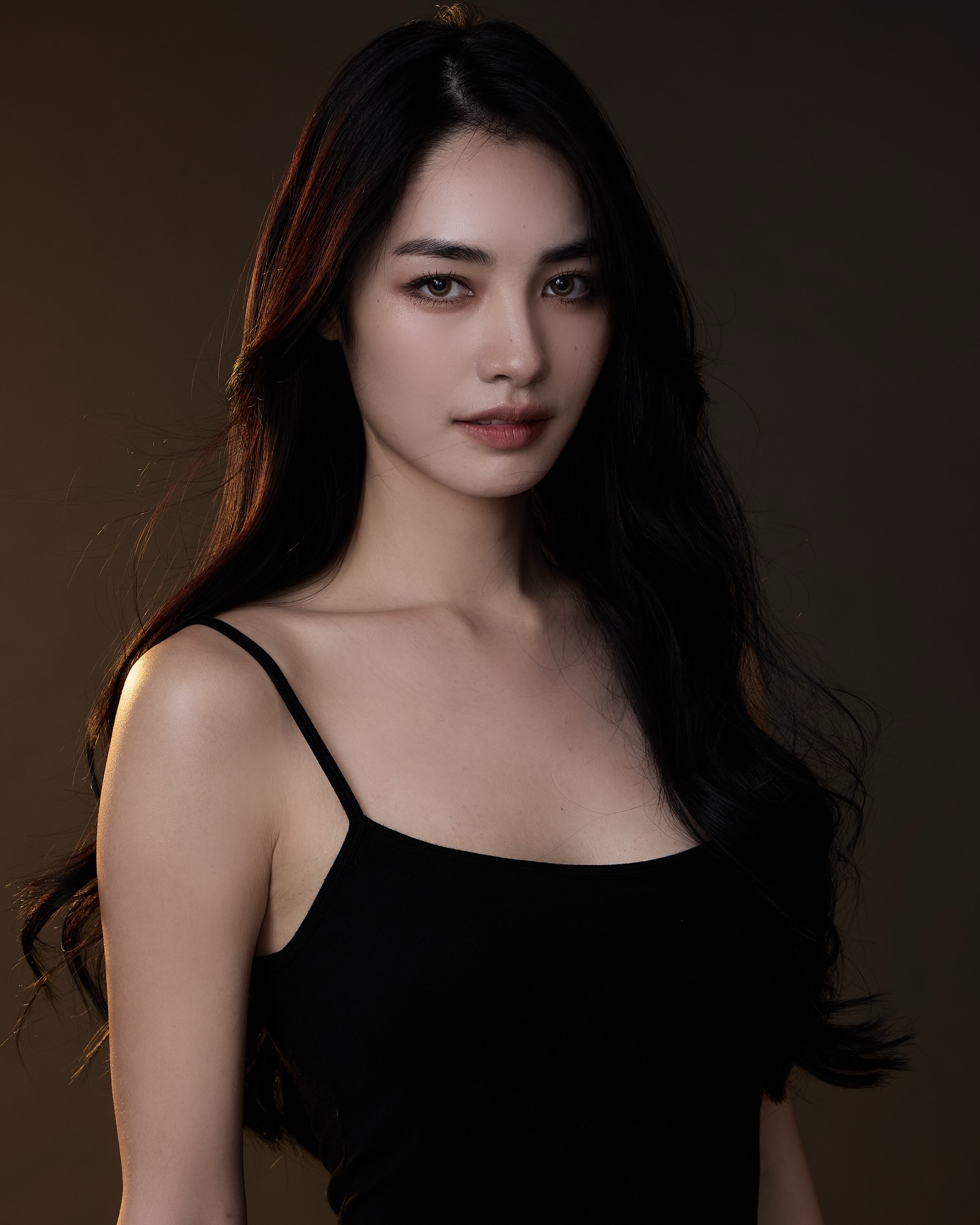 มิ้นท์ - รัญชน์รวี เอื้อกูลวราวัตร