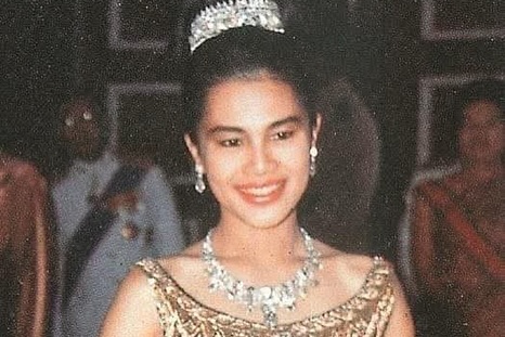 มิ้นท์ - รัญชน์รวี เอื้อกูลวราวัตร