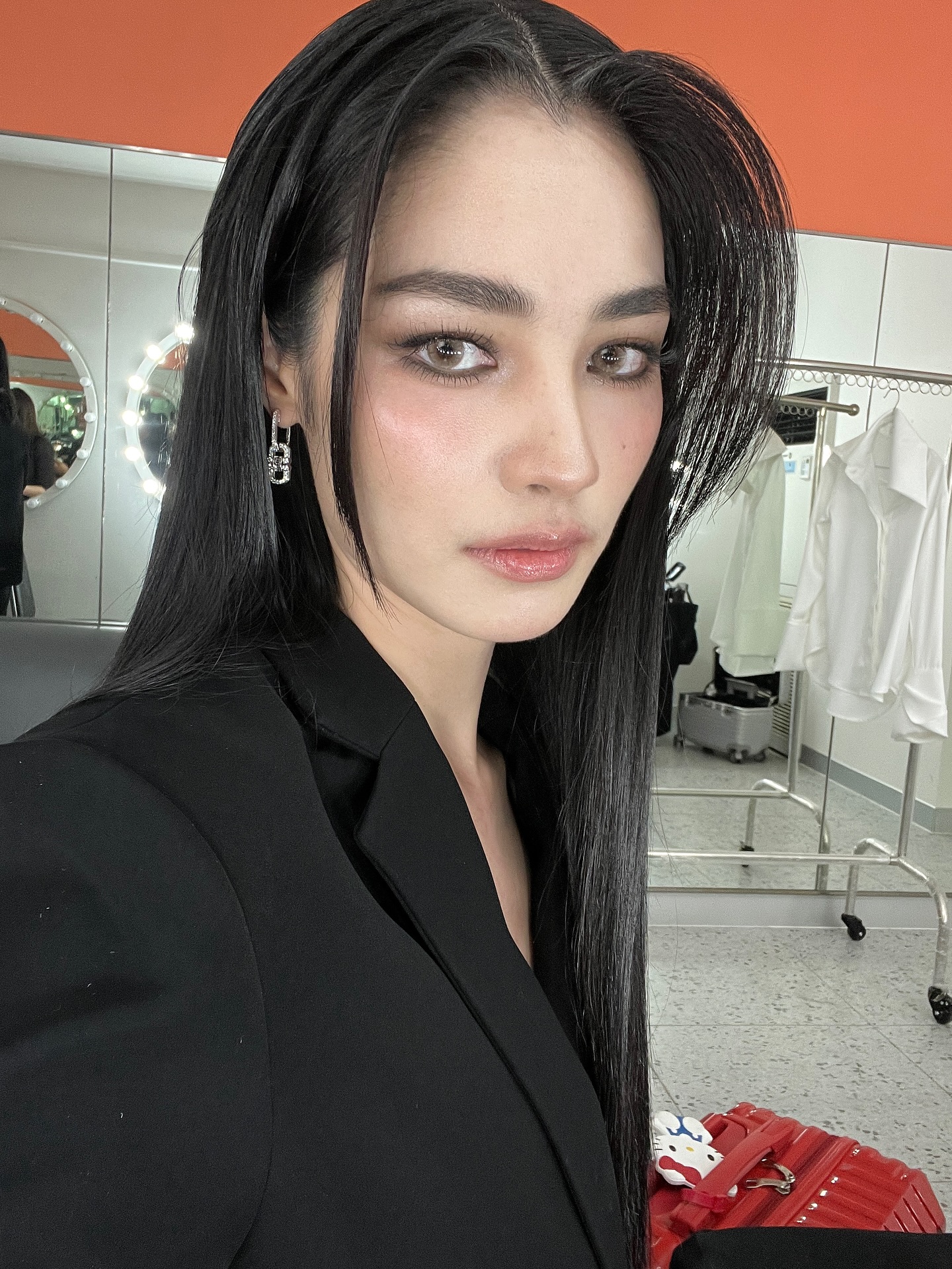 มิ้นท์ - รัญชน์รวี เอื้อกูลวราวัตร