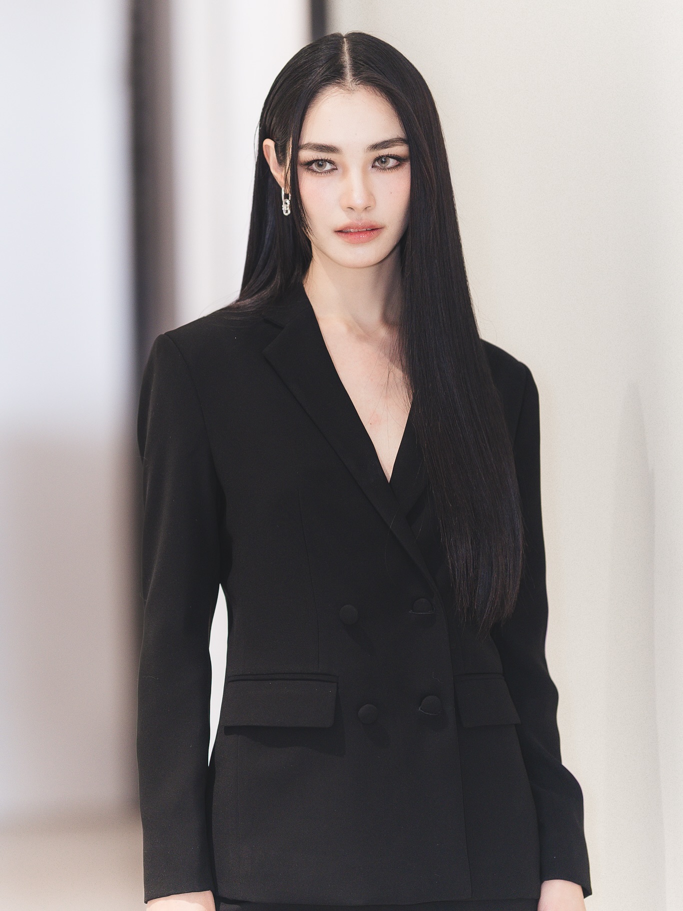 มิ้นท์ - รัญชน์รวี เอื้อกูลวราวัตร