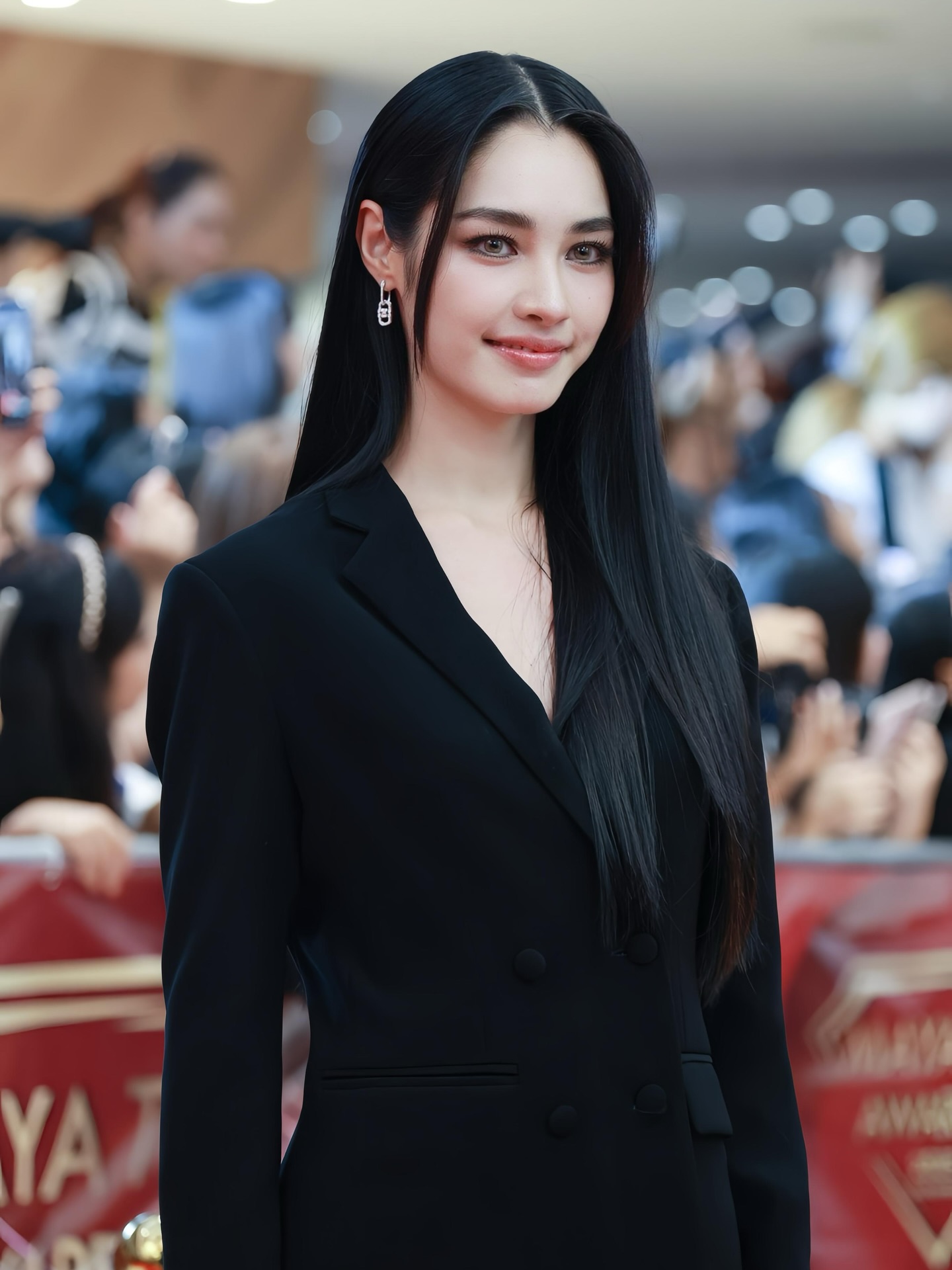 มิ้นท์ - รัญชน์รวี เอื้อกูลวราวัตร