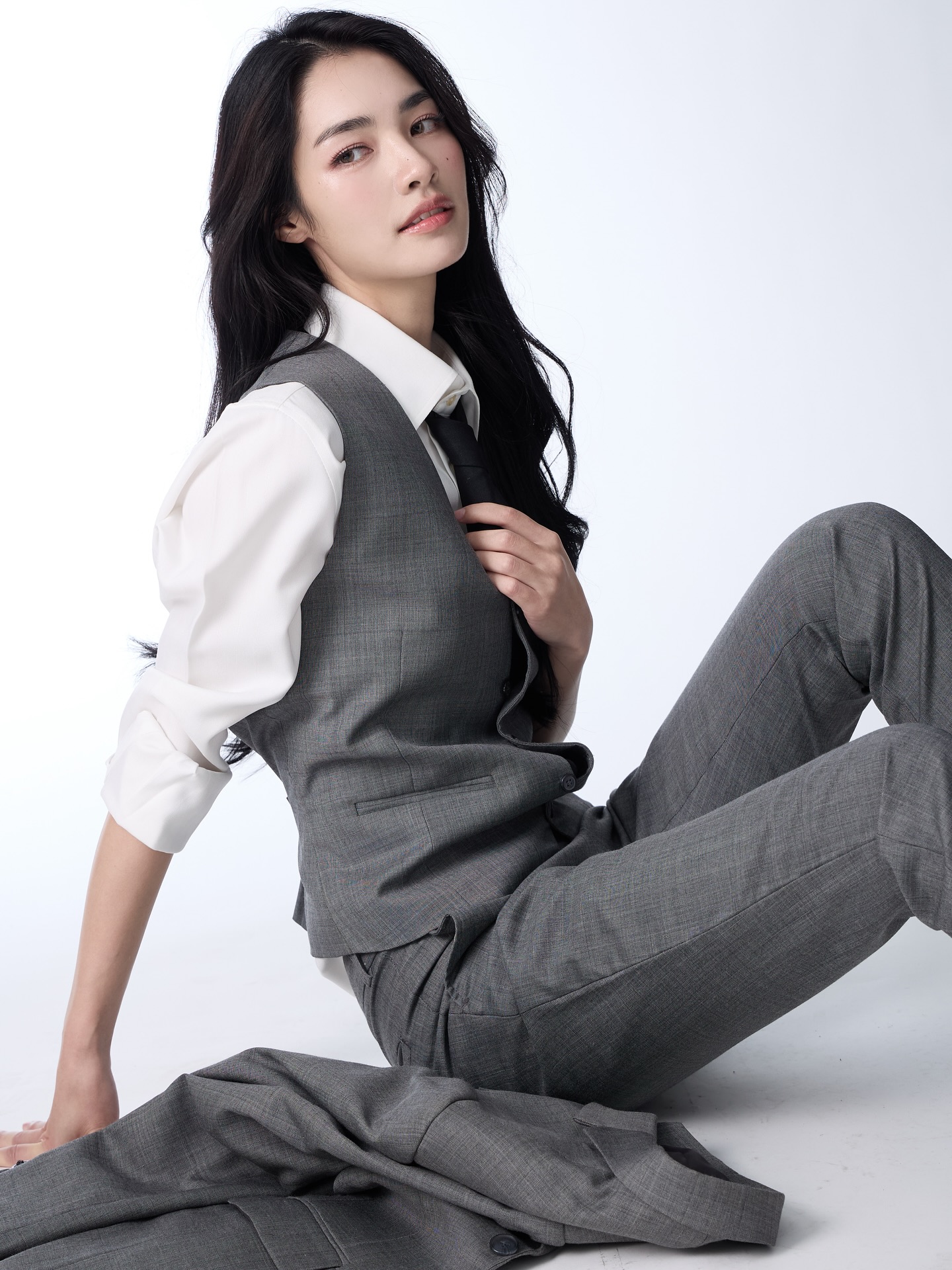 มิ้นท์ - รัญชน์รวี เอื้อกูลวราวัตร