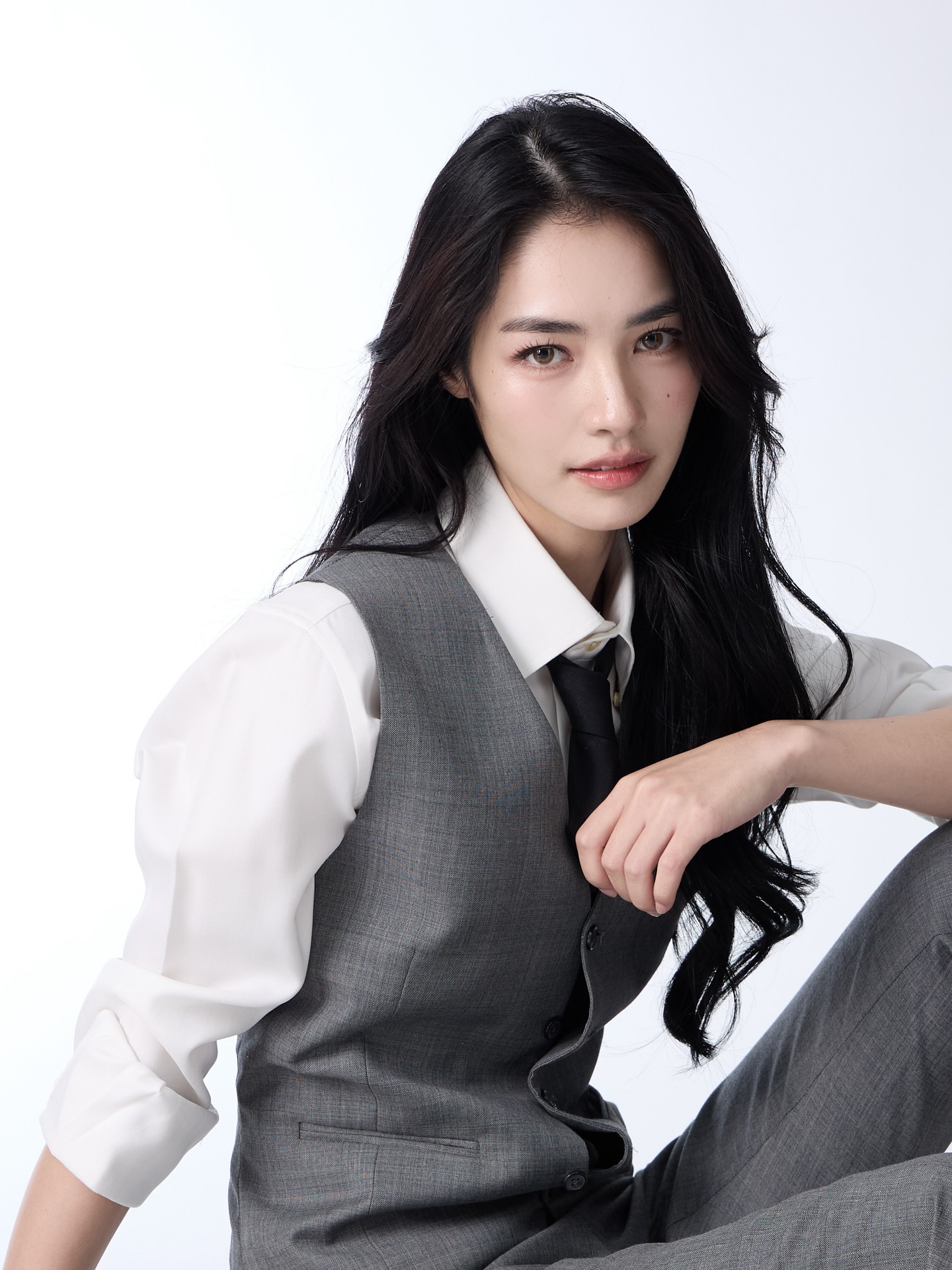 มิ้นท์ - รัญชน์รวี เอื้อกูลวราวัตร