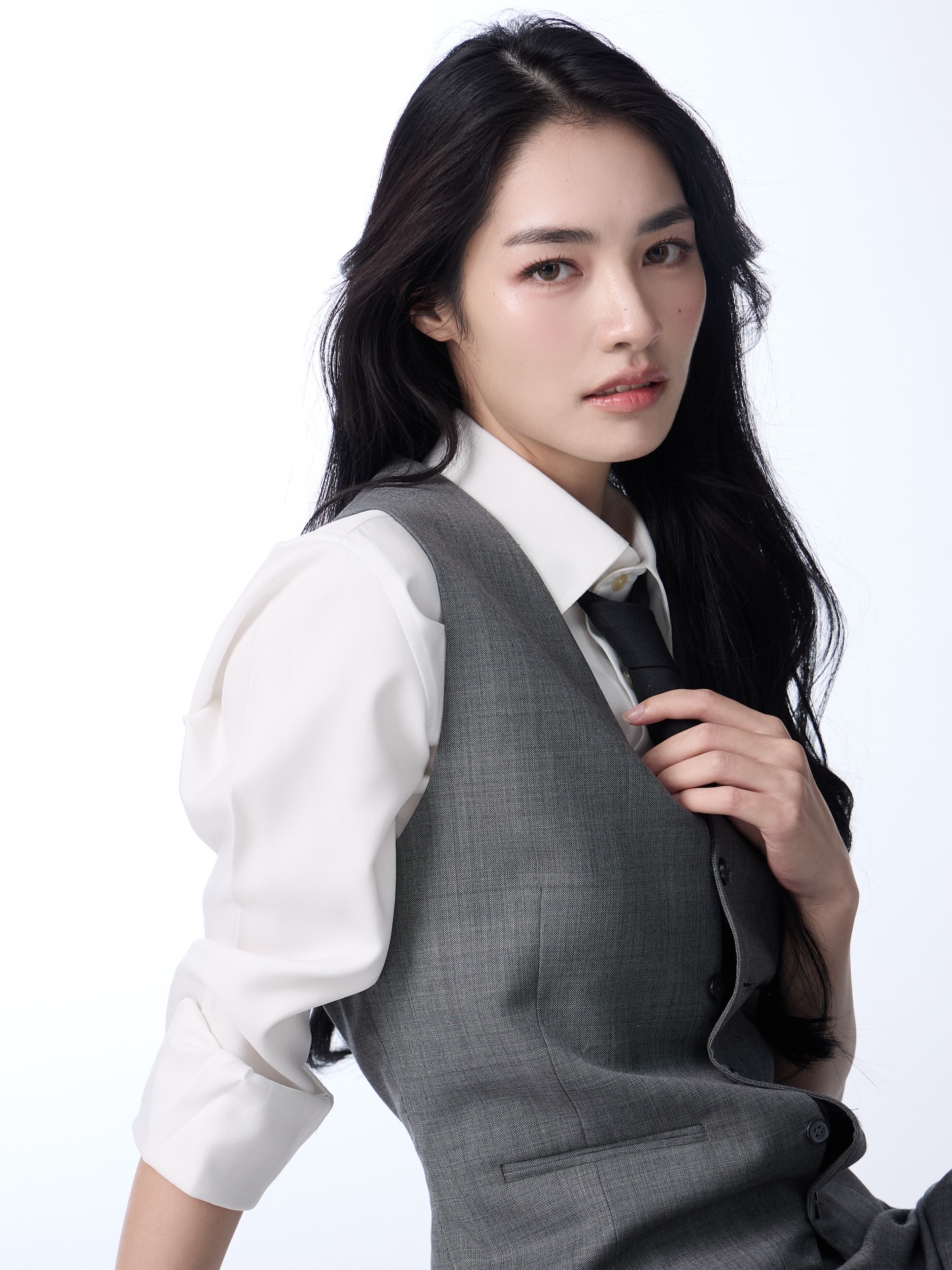 มิ้นท์ - รัญชน์รวี เอื้อกูลวราวัตร