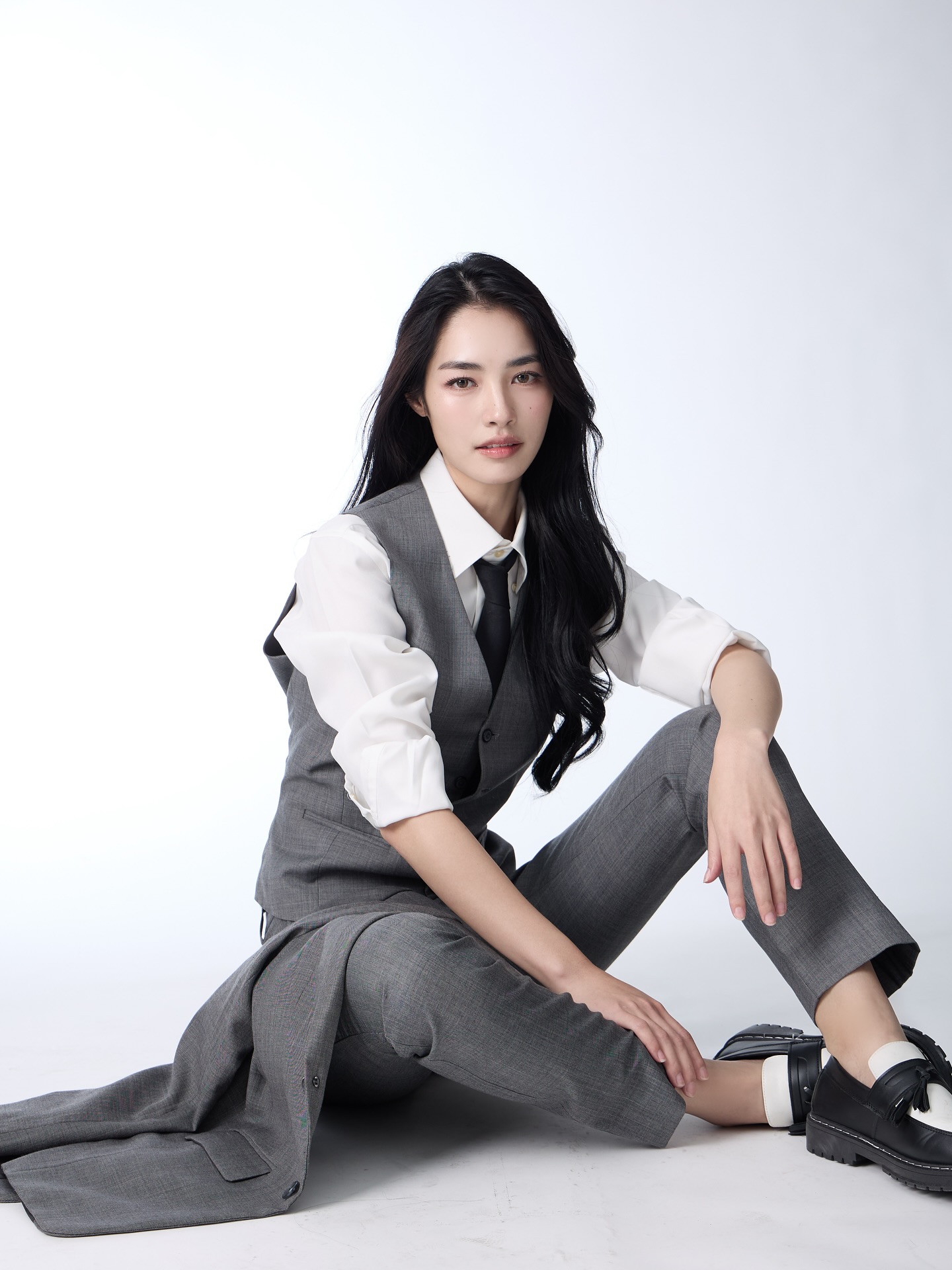 มิ้นท์ - รัญชน์รวี เอื้อกูลวราวัตร