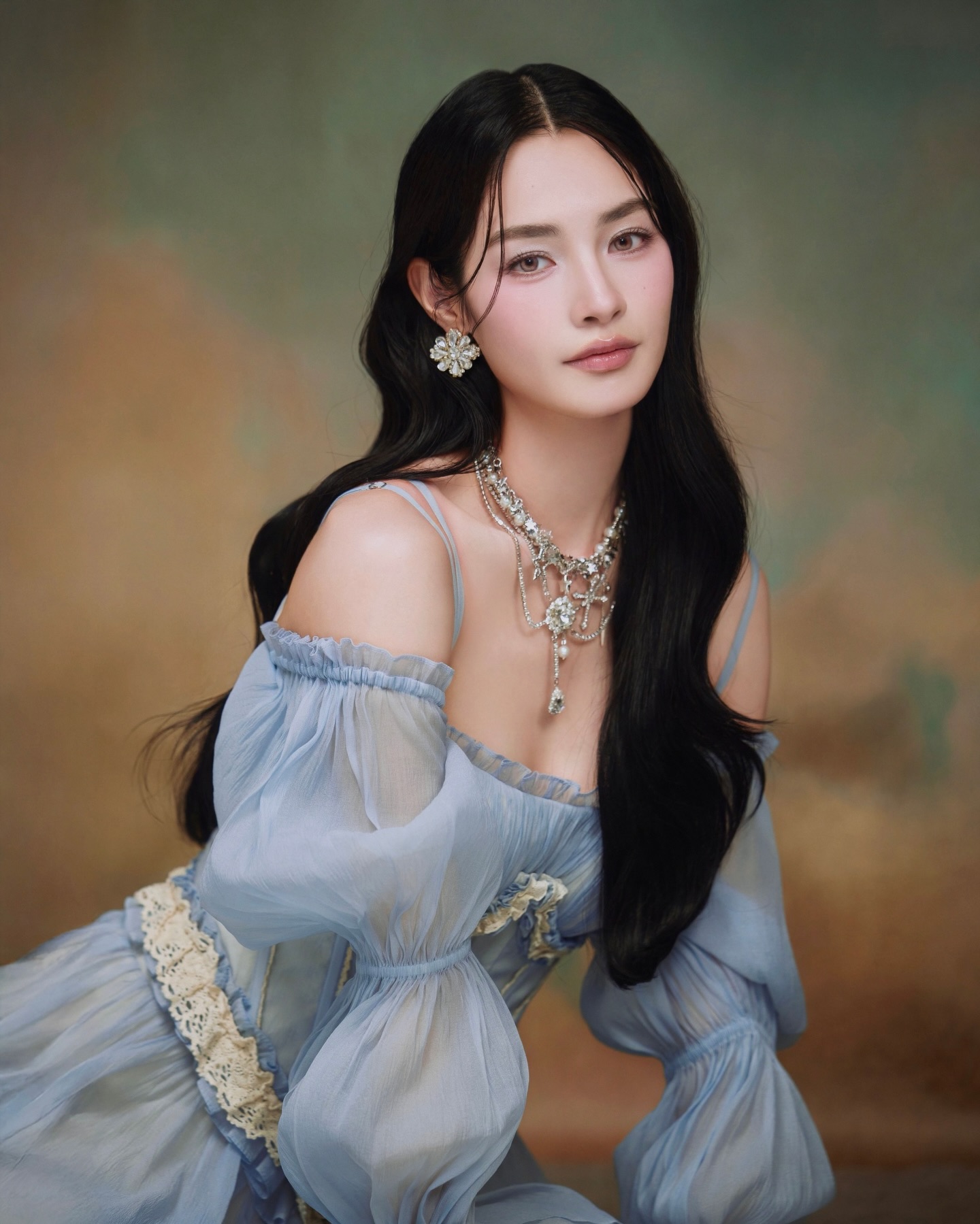 มิ้นท์ - รัญชน์รวี เอื้อกูลวราวัตร