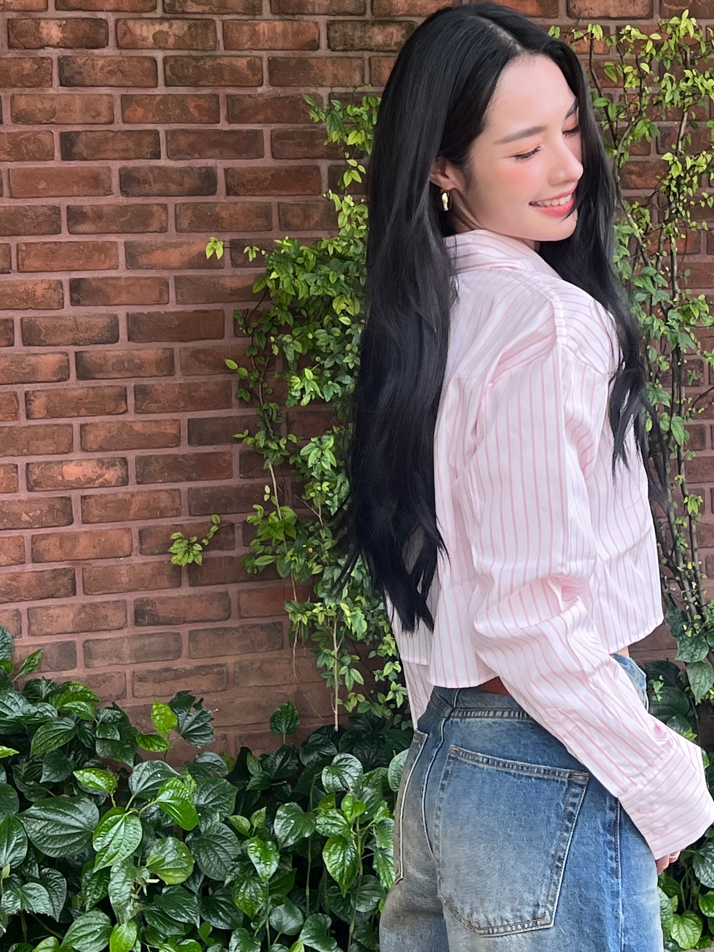 มิ้นท์ - รัญชน์รวี เอื้อกูลวราวัตร