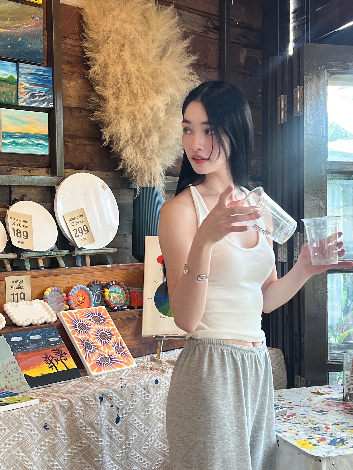 มิ้นท์ - รัญชน์รวี เอื้อกูลวราวัตร