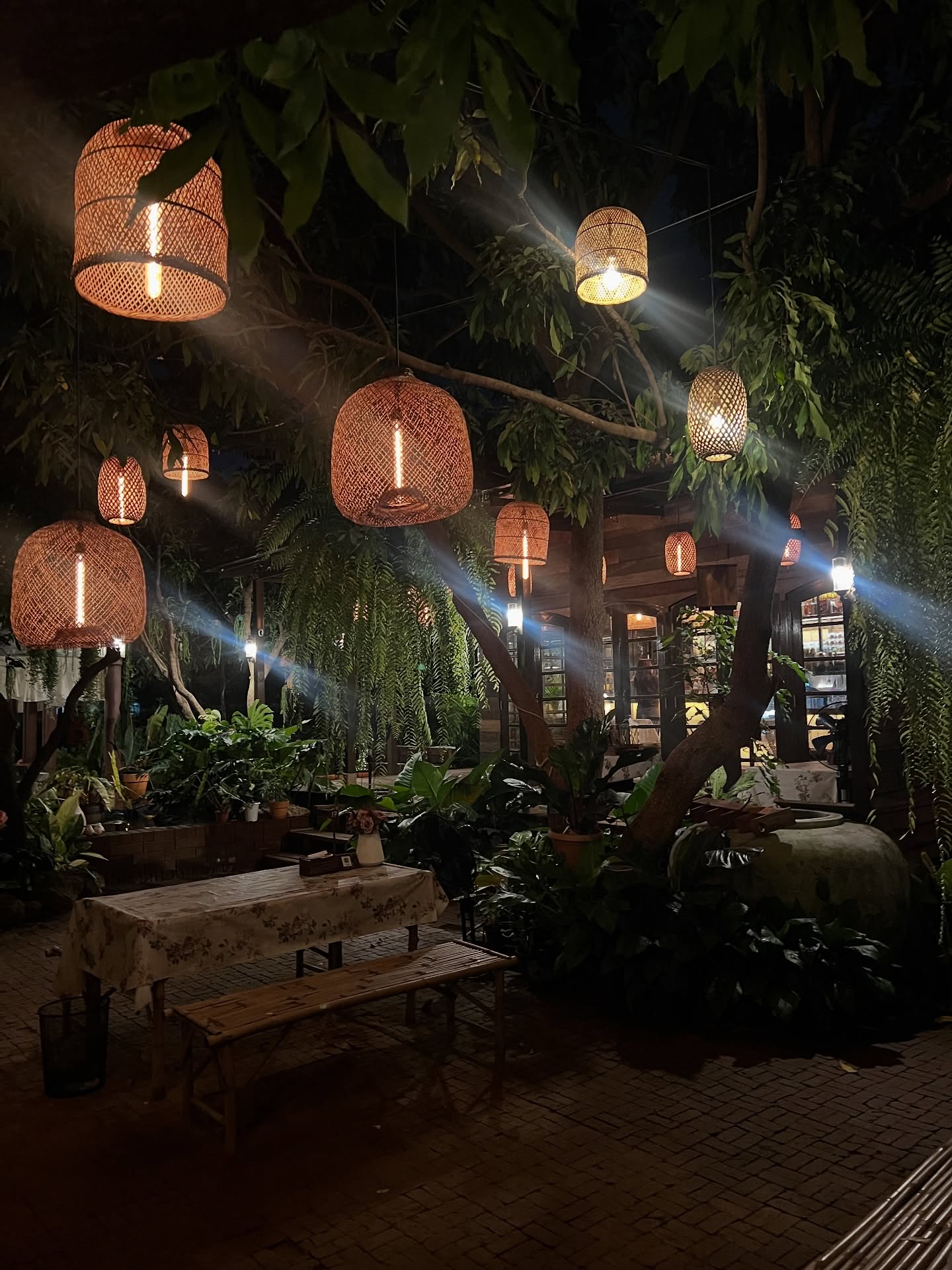 มิ้นท์ - รัญชน์รวี เอื้อกูลวราวัตร