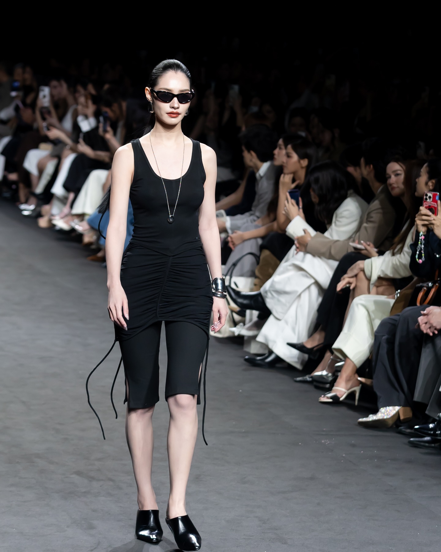 มิ้นท์ - รัญชน์รวี เอื้อกูลวราวัตร