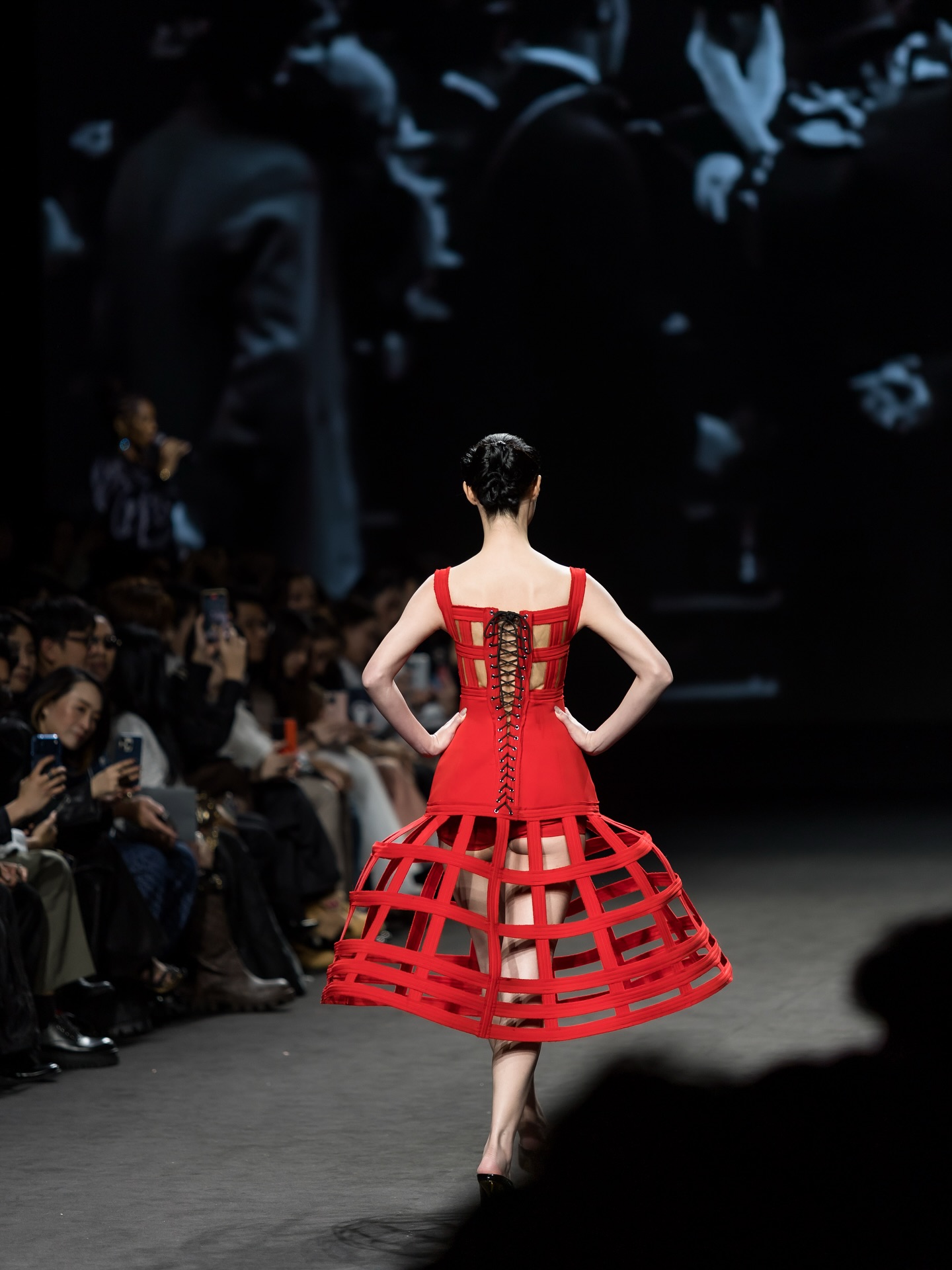 มิ้นท์ - รัญชน์รวี เอื้อกูลวราวัตร