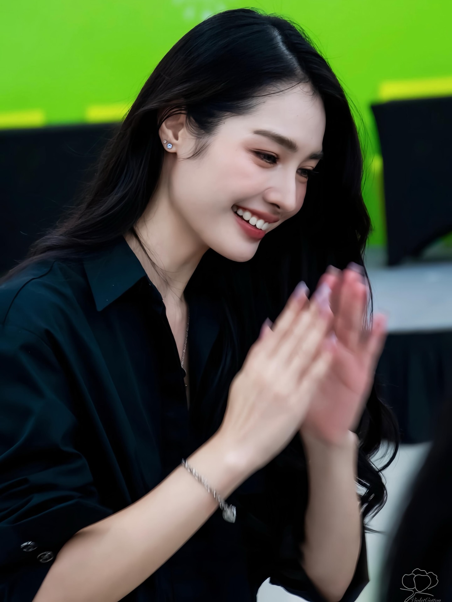 มิ้นท์ - รัญชน์รวี เอื้อกูลวราวัตร