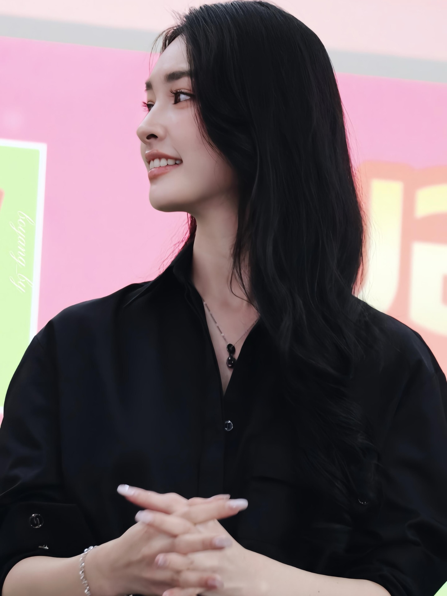 มิ้นท์ - รัญชน์รวี เอื้อกูลวราวัตร