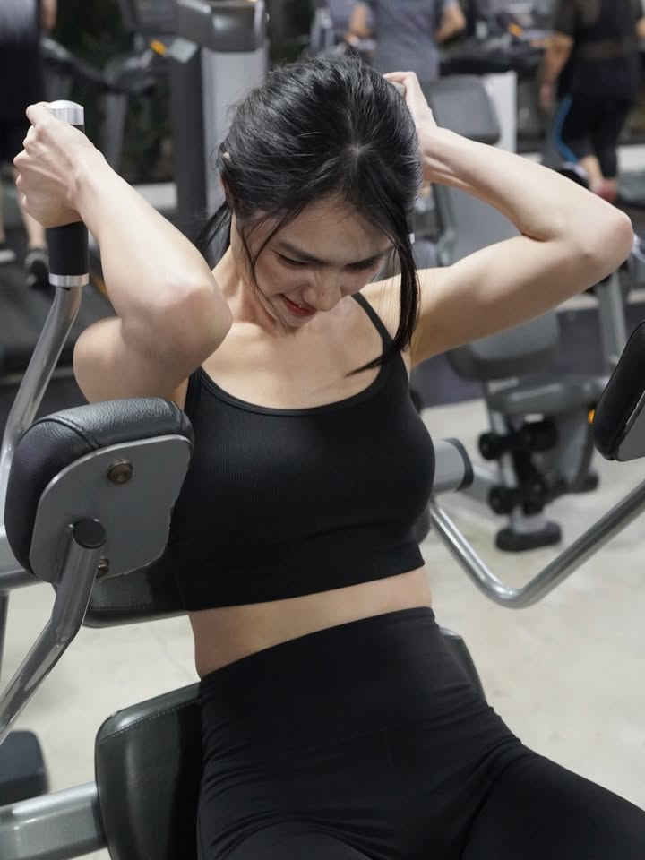 มิ้นท์ - รัญชน์รวี เอื้อกูลวราวัตร