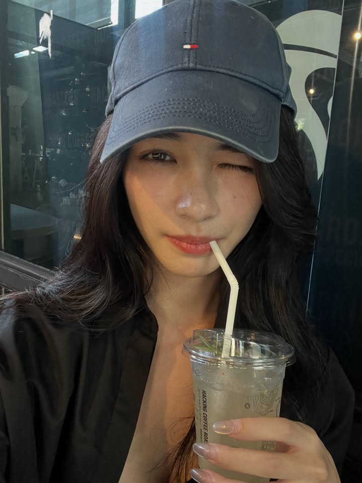 มิ้นท์ - รัญชน์รวี เอื้อกูลวราวัตร