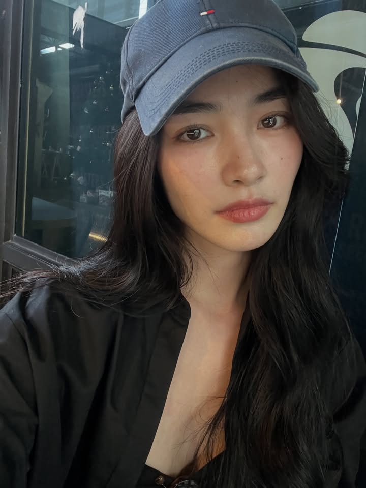 มิ้นท์ - รัญชน์รวี เอื้อกูลวราวัตร