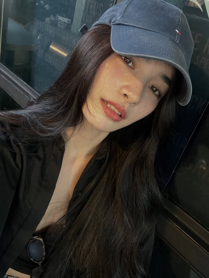 มิ้นท์ - รัญชน์รวี เอื้อกูลวราวัตร