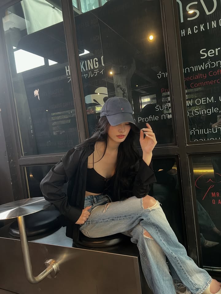 มิ้นท์ - รัญชน์รวี เอื้อกูลวราวัตร