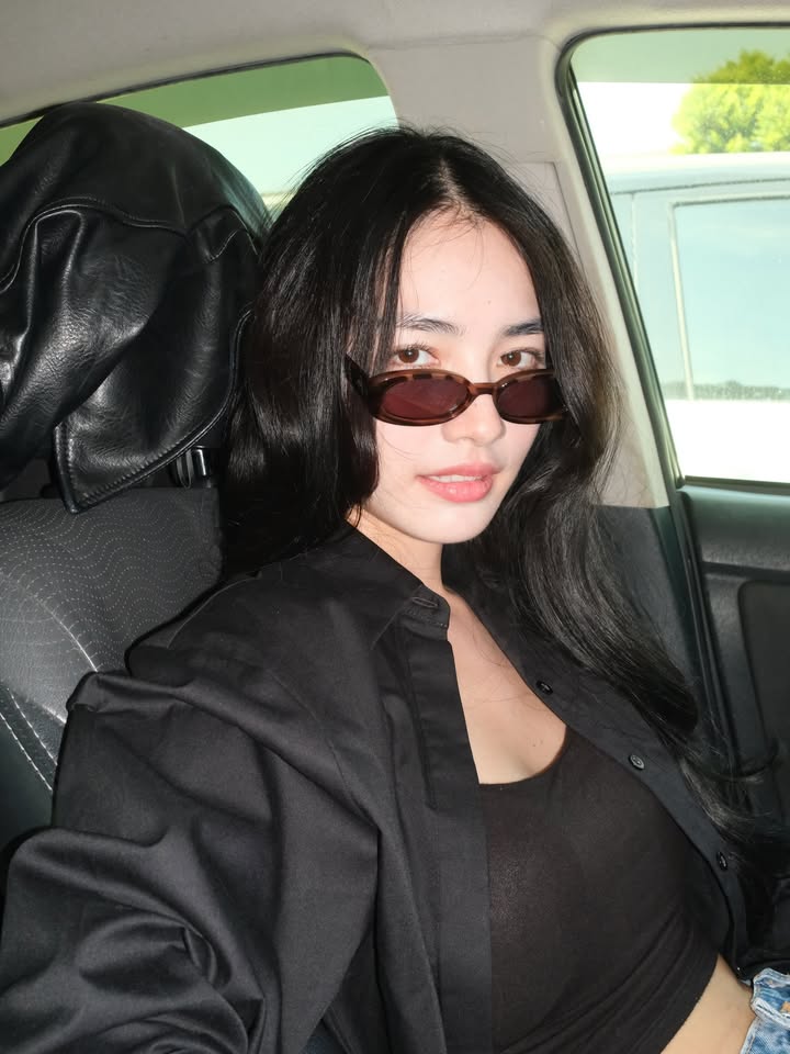 มิ้นท์ - รัญชน์รวี เอื้อกูลวราวัตร