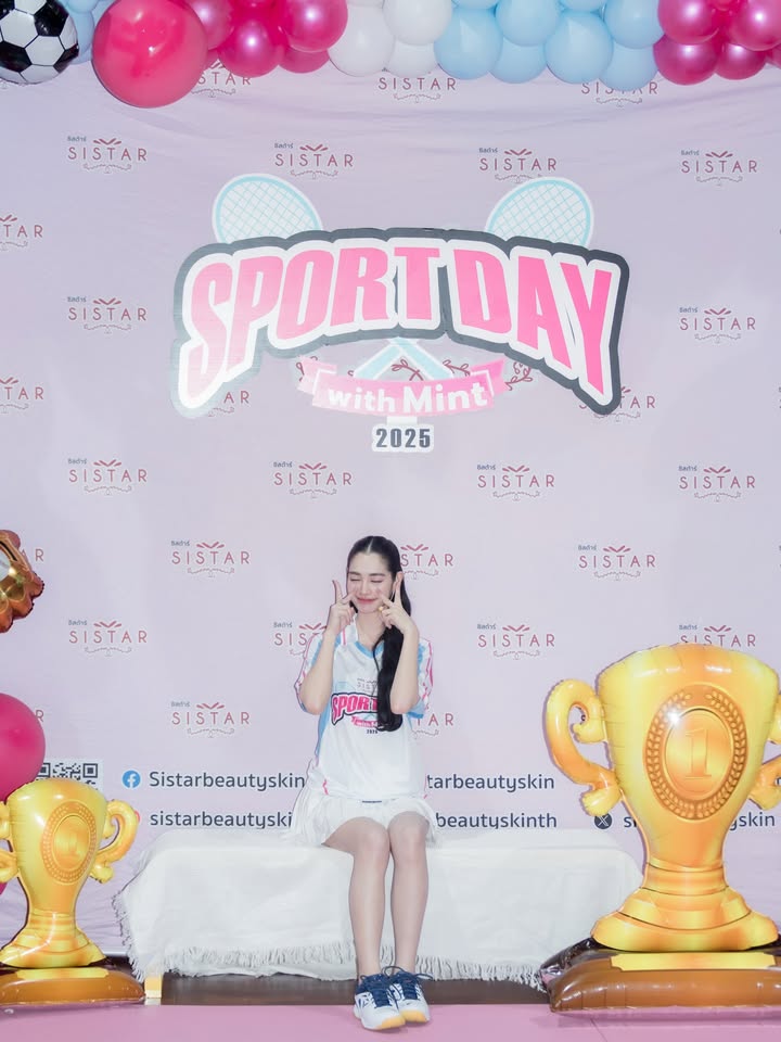 มิ้นท์ - รัญชน์รวี เอื้อกูลวราวัตร