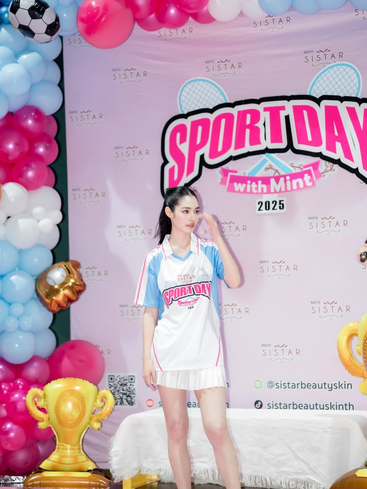 มิ้นท์ - รัญชน์รวี เอื้อกูลวราวัตร