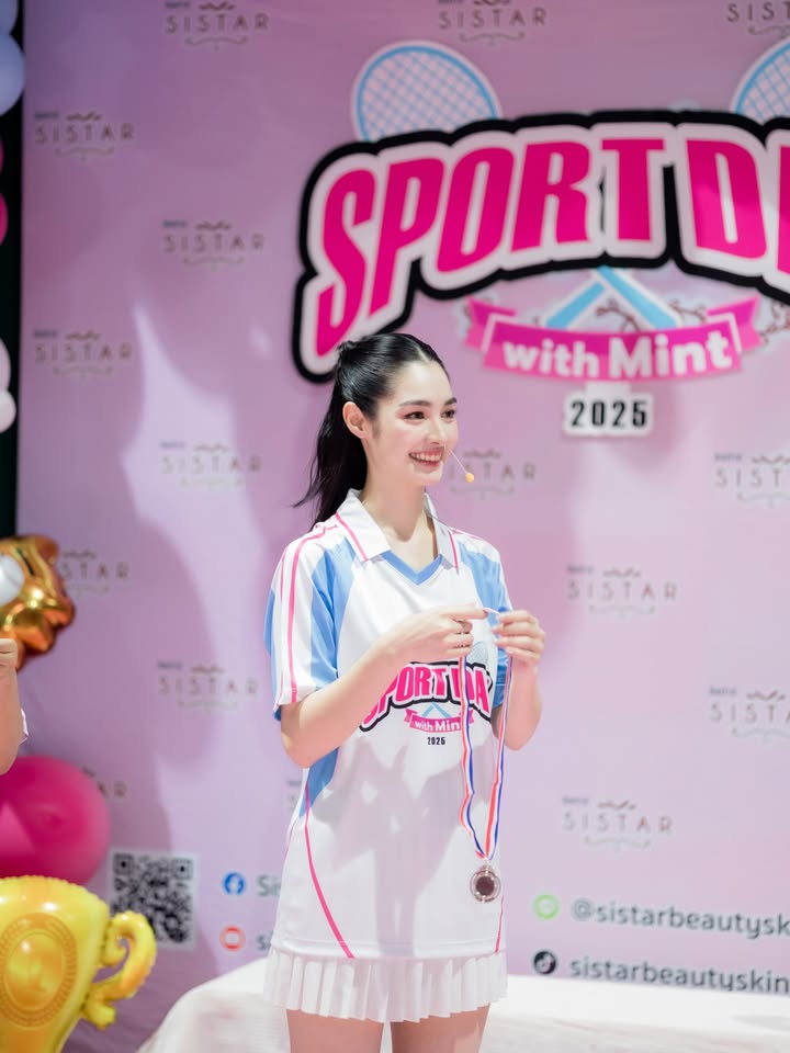 มิ้นท์ - รัญชน์รวี เอื้อกูลวราวัตร