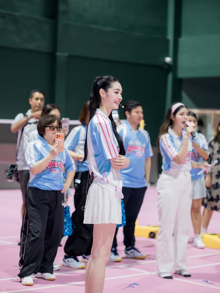 มิ้นท์ - รัญชน์รวี เอื้อกูลวราวัตร