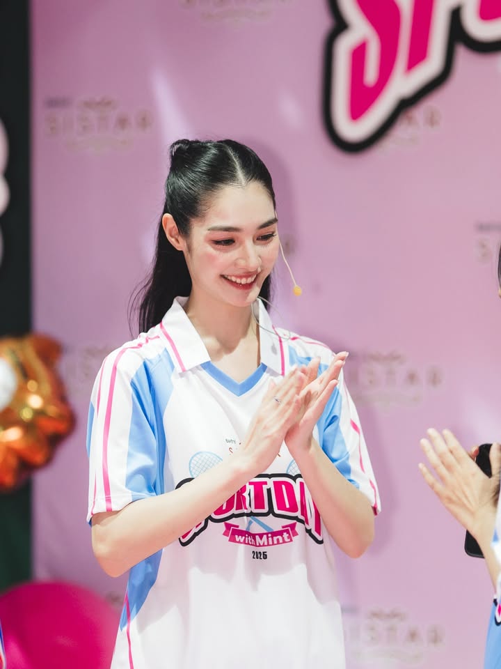 มิ้นท์ - รัญชน์รวี เอื้อกูลวราวัตร