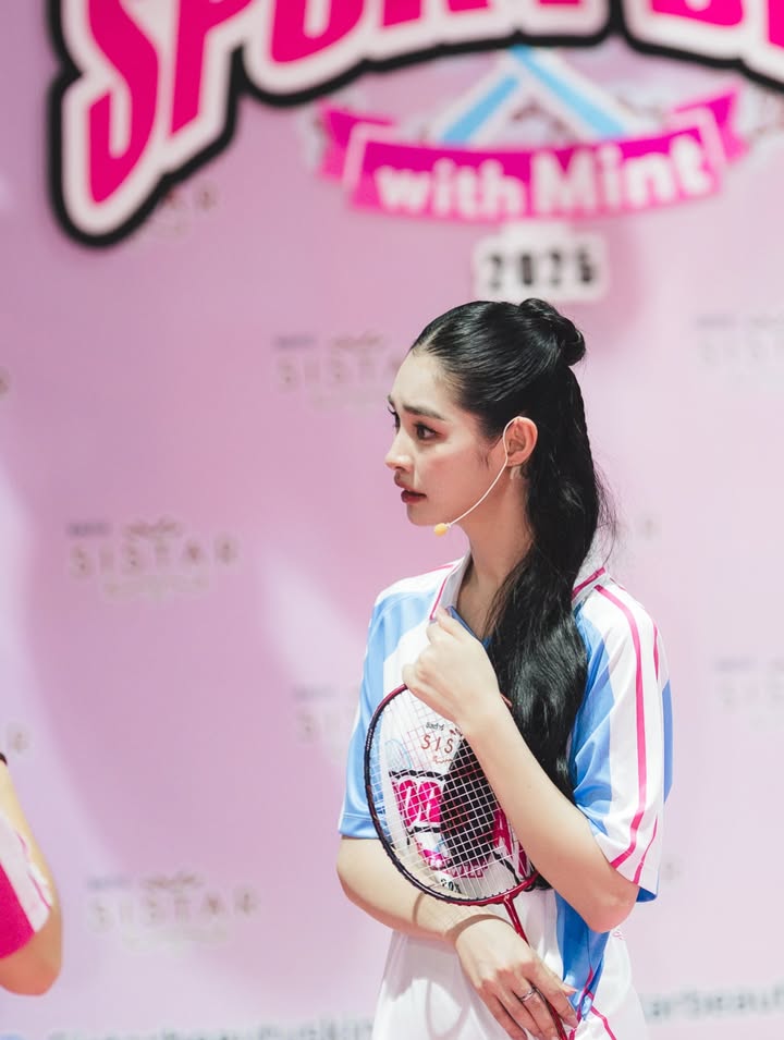 มิ้นท์ - รัญชน์รวี เอื้อกูลวราวัตร