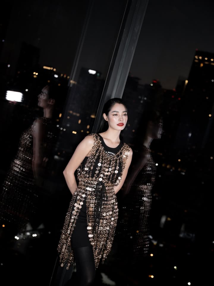 มิ้นท์ - รัญชน์รวี เอื้อกูลวราวัตร