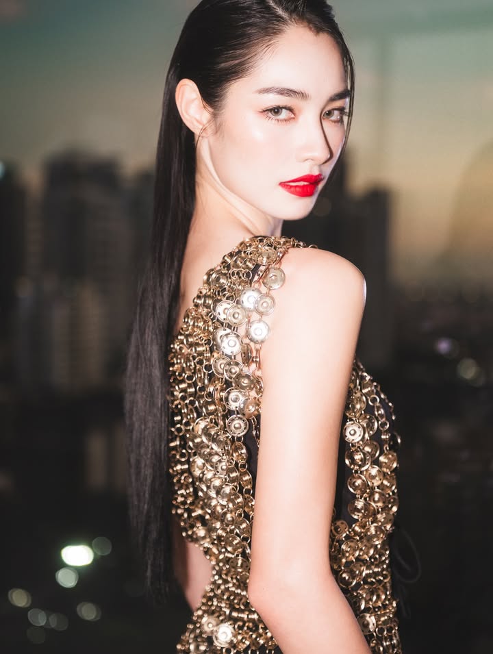 มิ้นท์ - รัญชน์รวี เอื้อกูลวราวัตร