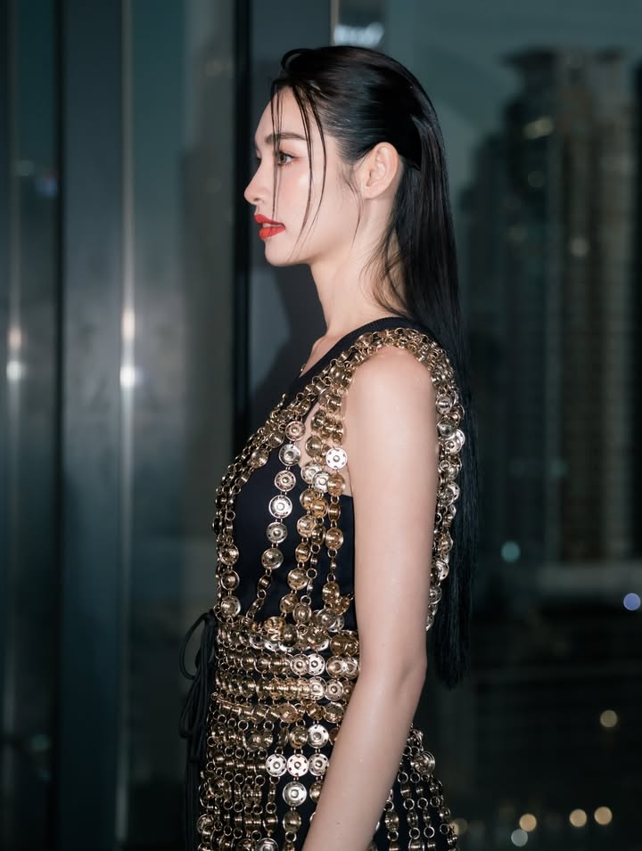 มิ้นท์ - รัญชน์รวี เอื้อกูลวราวัตร