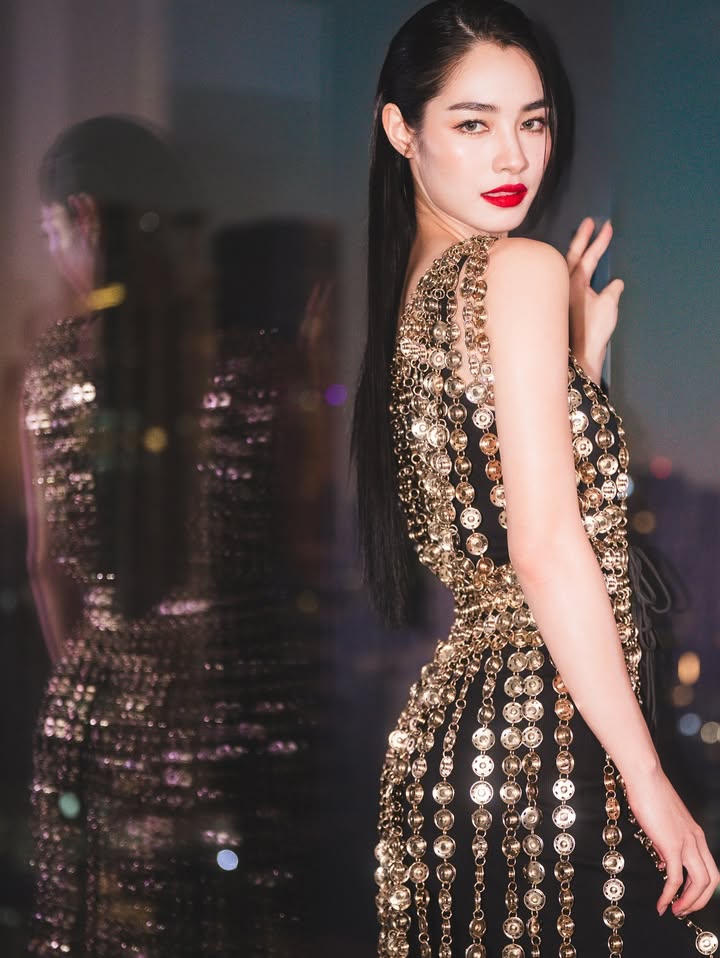 มิ้นท์ - รัญชน์รวี เอื้อกูลวราวัตร