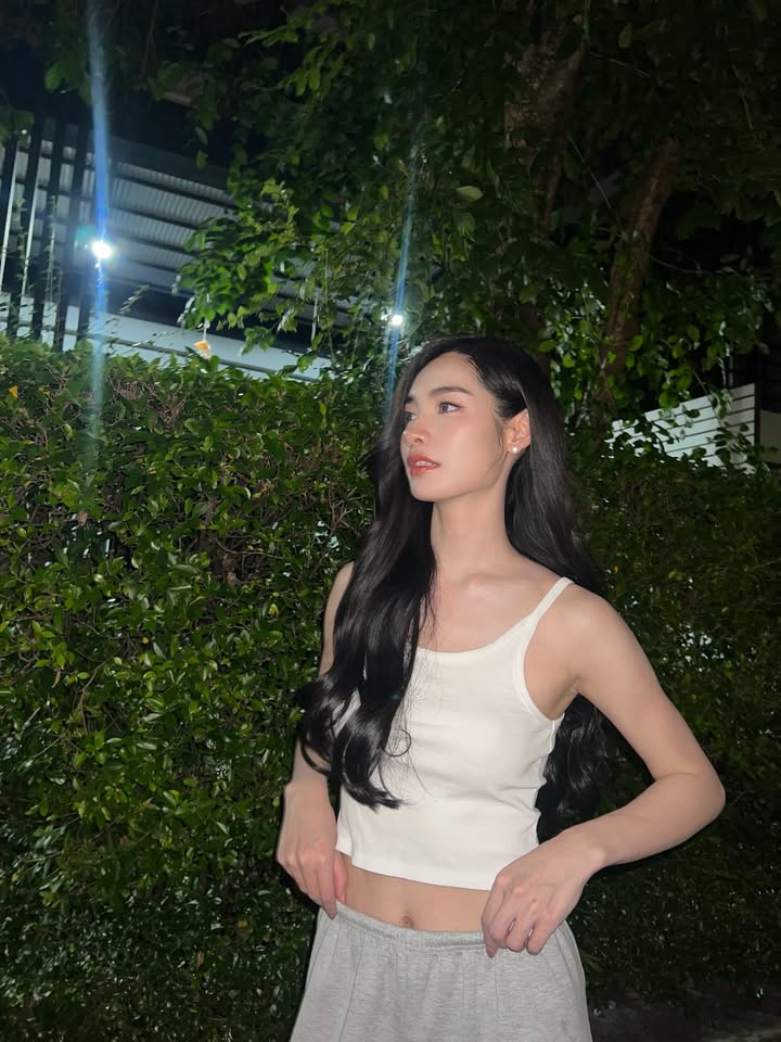 มิ้นท์ - รัญชน์รวี เอื้อกูลวราวัตร