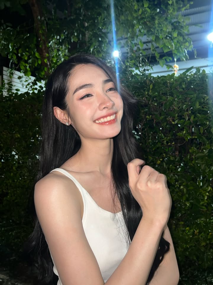 มิ้นท์ - รัญชน์รวี เอื้อกูลวราวัตร