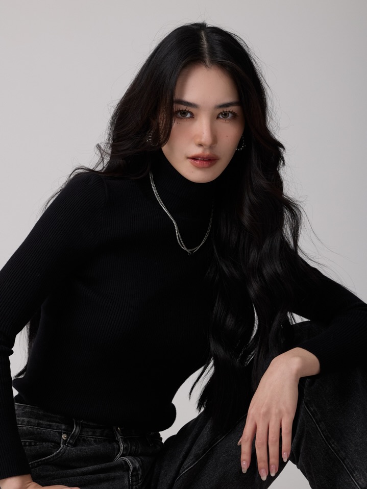 มิ้นท์ - รัญชน์รวี เอื้อกูลวราวัตร