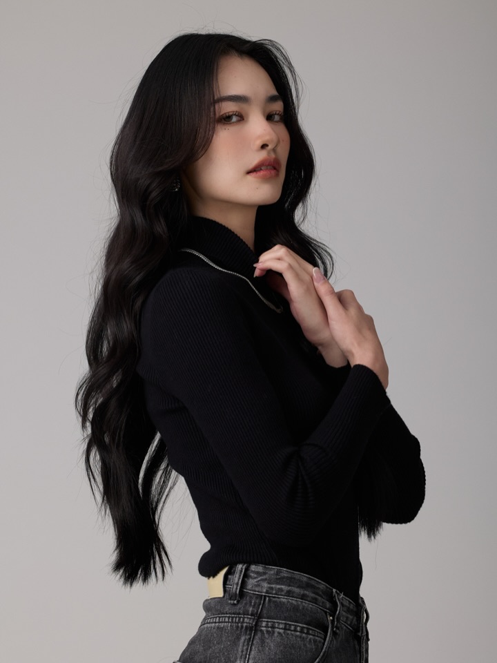 มิ้นท์ - รัญชน์รวี เอื้อกูลวราวัตร