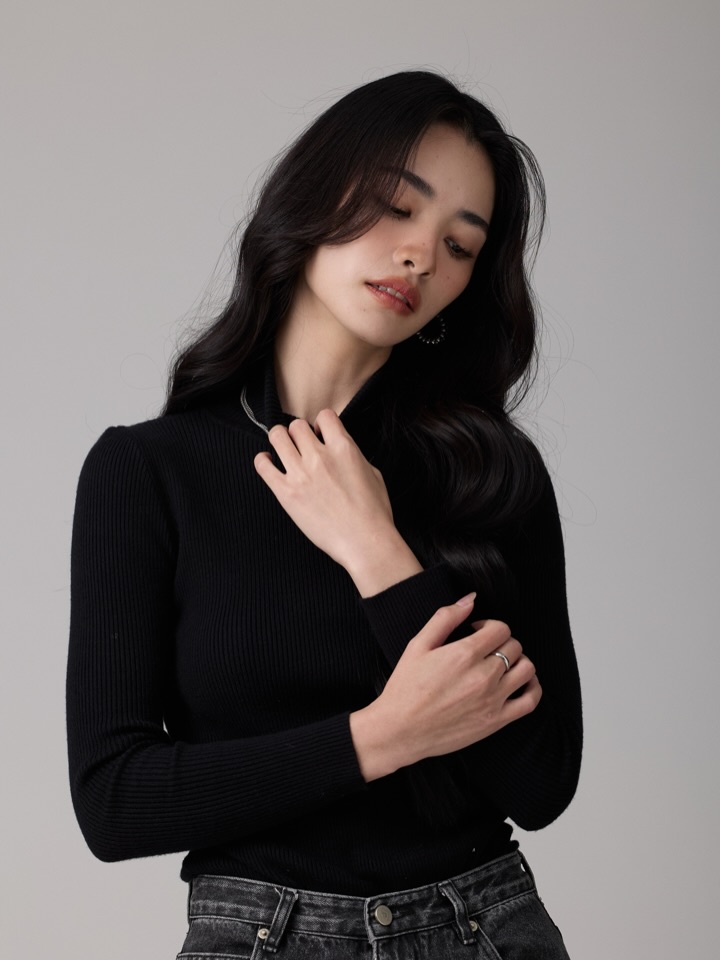 มิ้นท์ - รัญชน์รวี เอื้อกูลวราวัตร