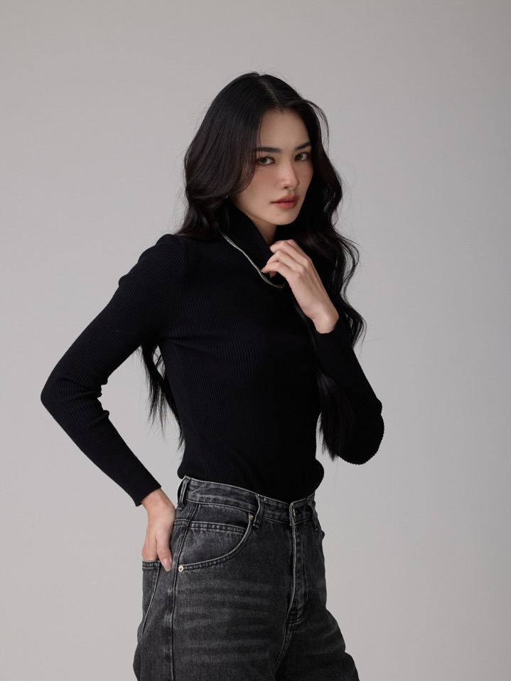 มิ้นท์ - รัญชน์รวี เอื้อกูลวราวัตร