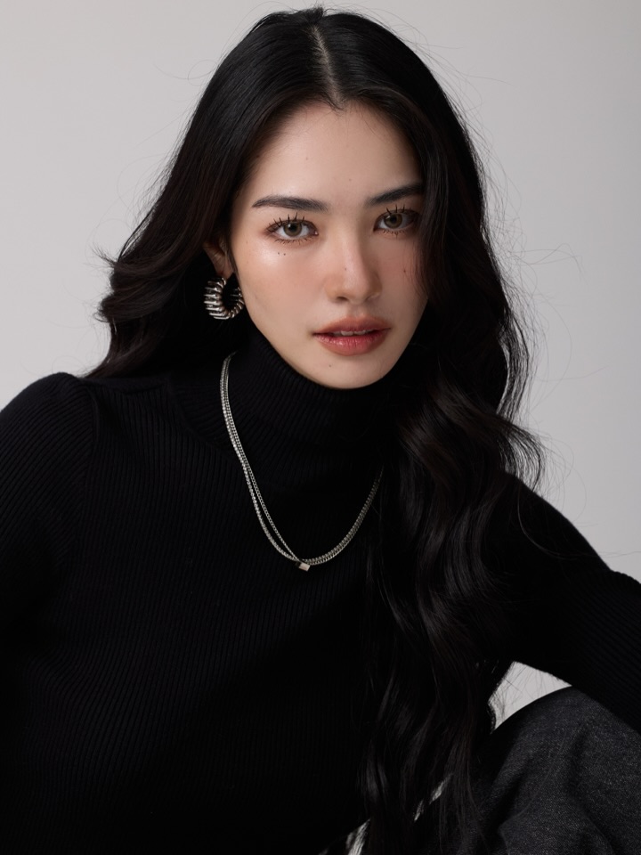 มิ้นท์ - รัญชน์รวี เอื้อกูลวราวัตร