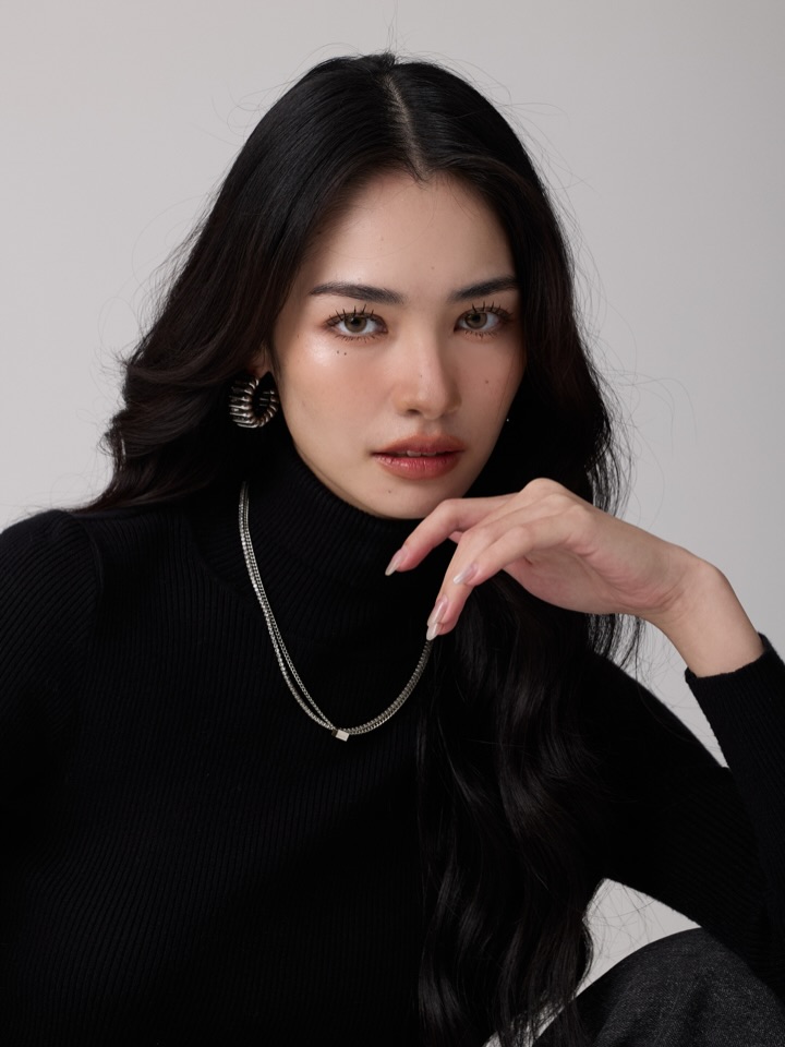 มิ้นท์ - รัญชน์รวี เอื้อกูลวราวัตร