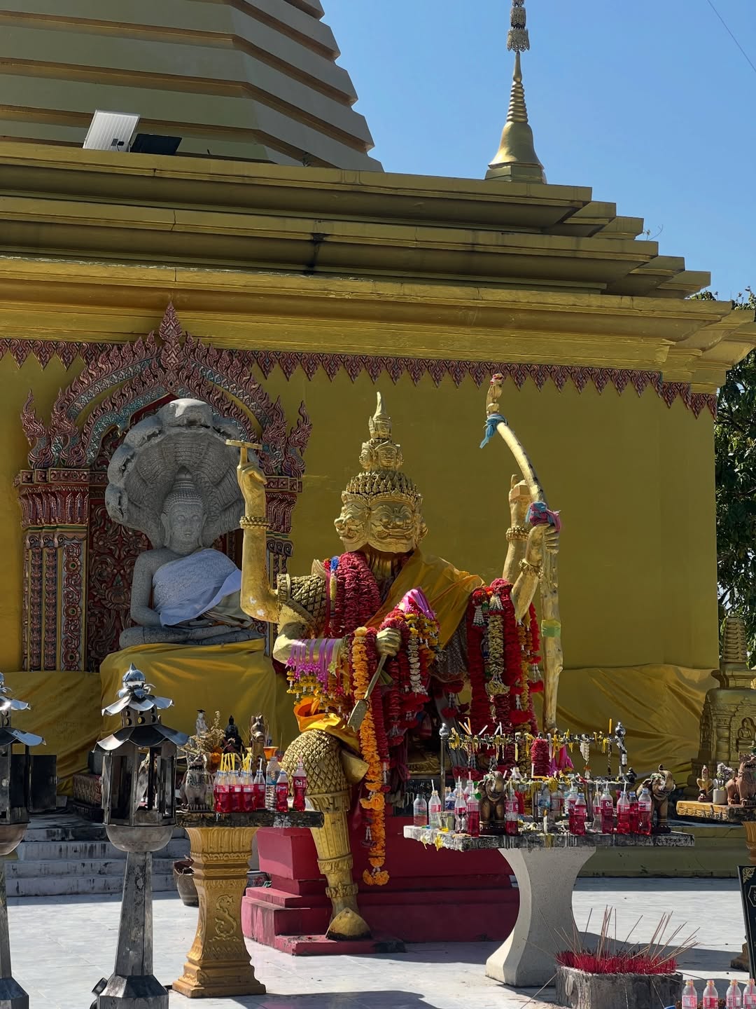 มิ้นท์ - รัญชน์รวี เอื้อกูลวราวัตร