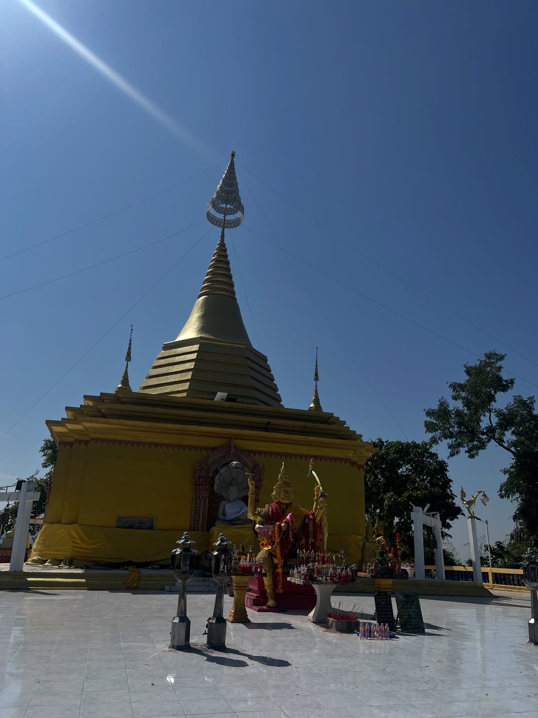 มิ้นท์ - รัญชน์รวี เอื้อกูลวราวัตร