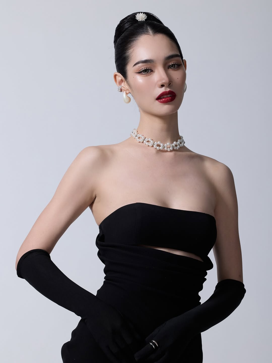 มิ้นท์ - รัญชน์รวี เอื้อกูลวราวัตร