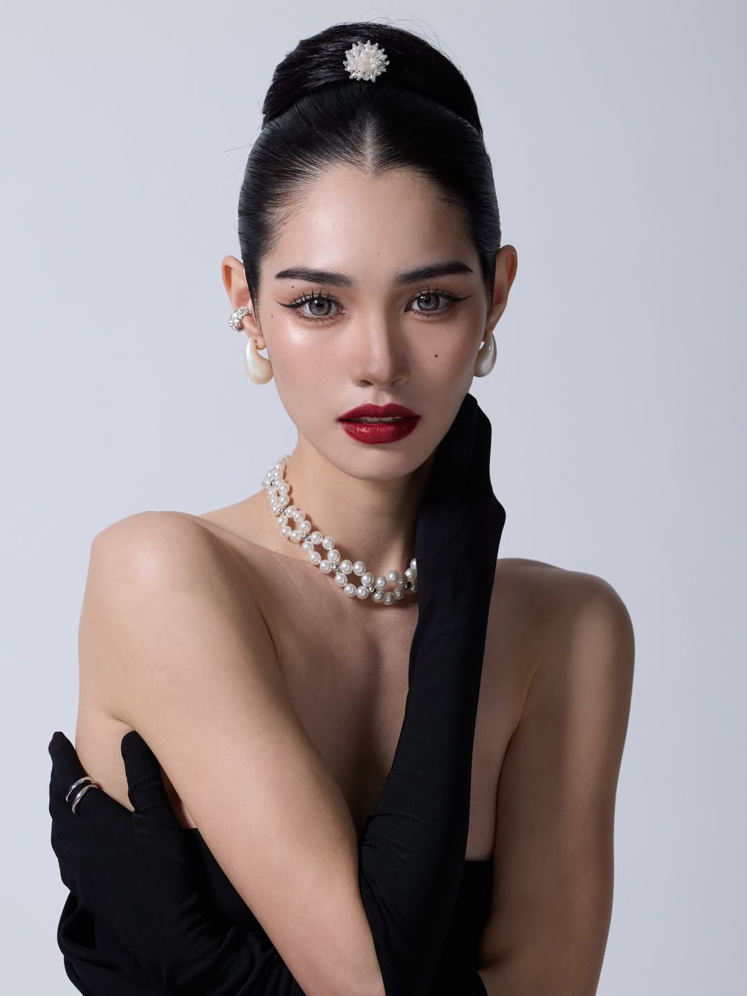 มิ้นท์ - รัญชน์รวี เอื้อกูลวราวัตร