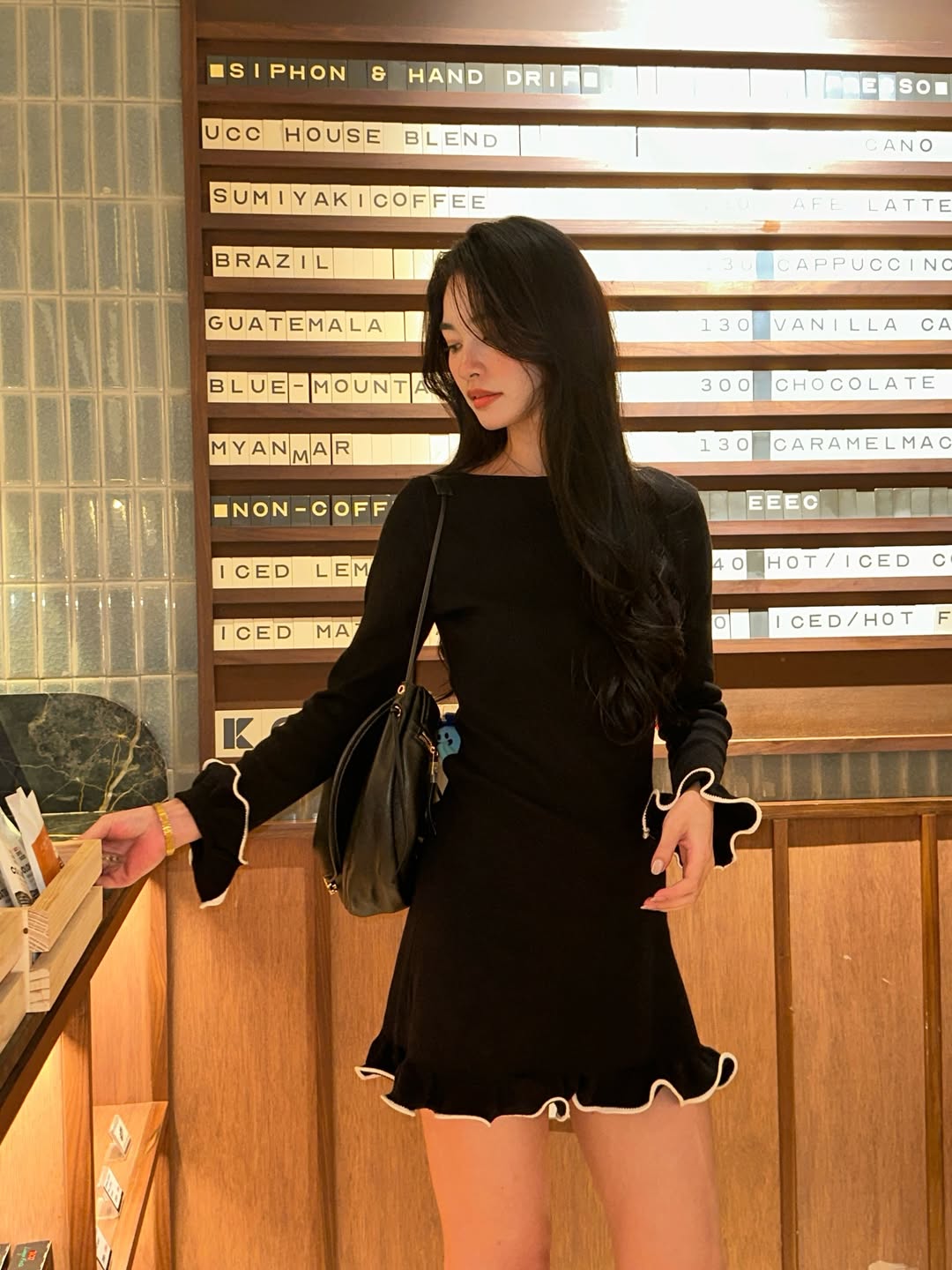 มิ้นท์ - รัญชน์รวี เอื้อกูลวราวัตร