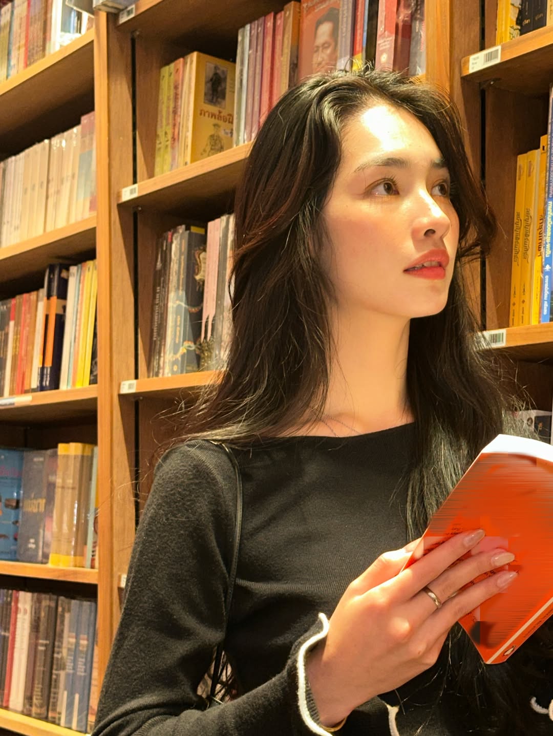 มิ้นท์ - รัญชน์รวี เอื้อกูลวราวัตร