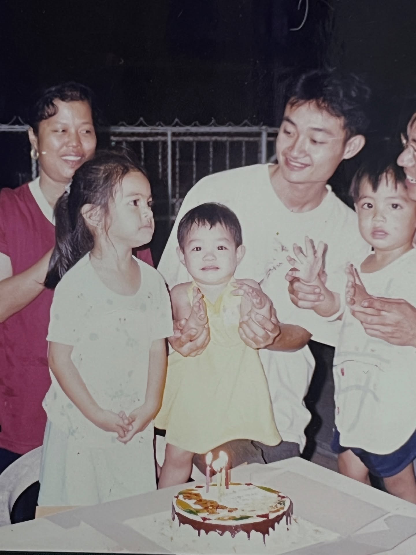 มิ้นท์ - รัญชน์รวี เอื้อกูลวราวัตร