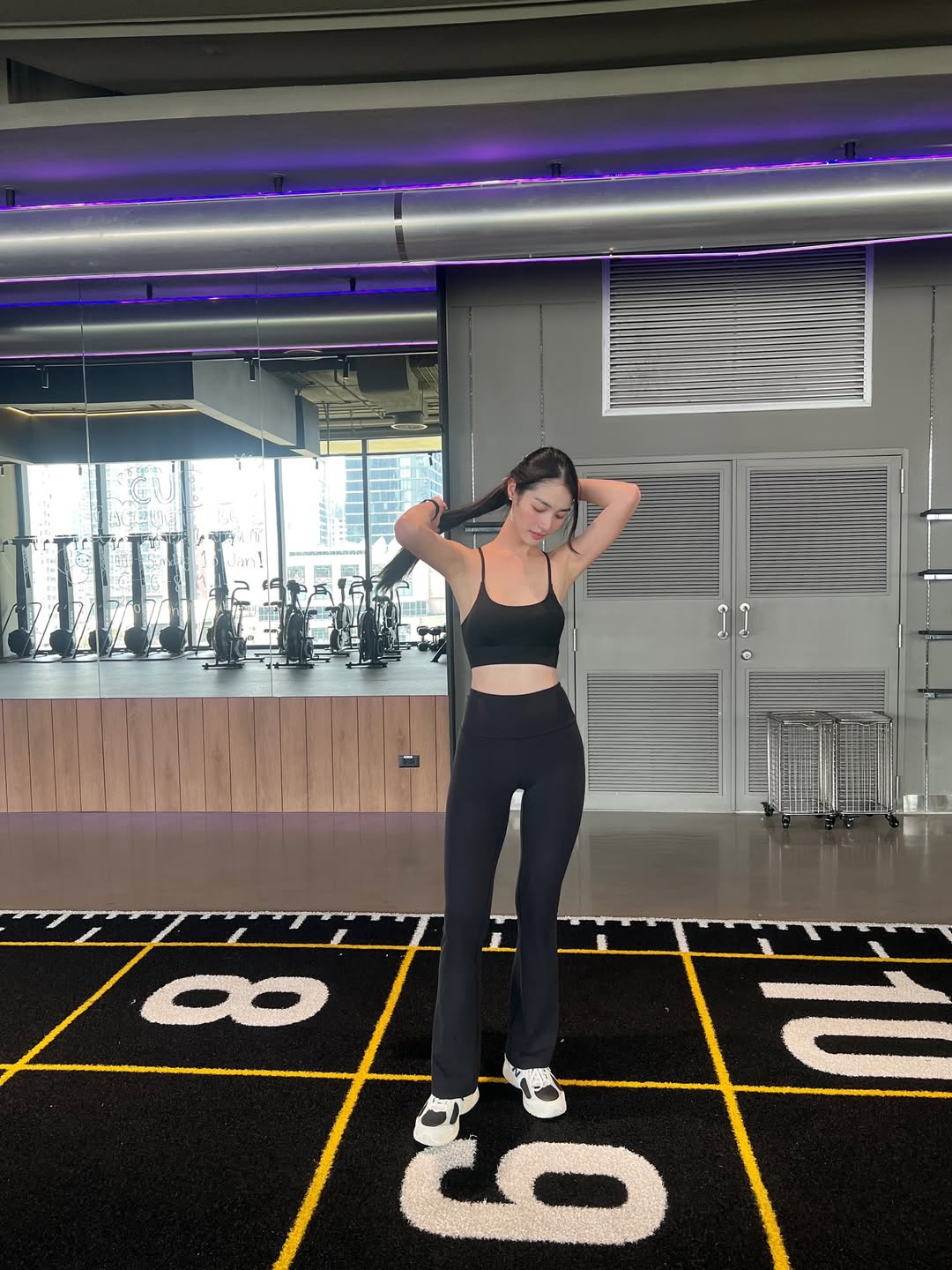 มิ้นท์ - รัญชน์รวี เอื้อกูลวราวัตร